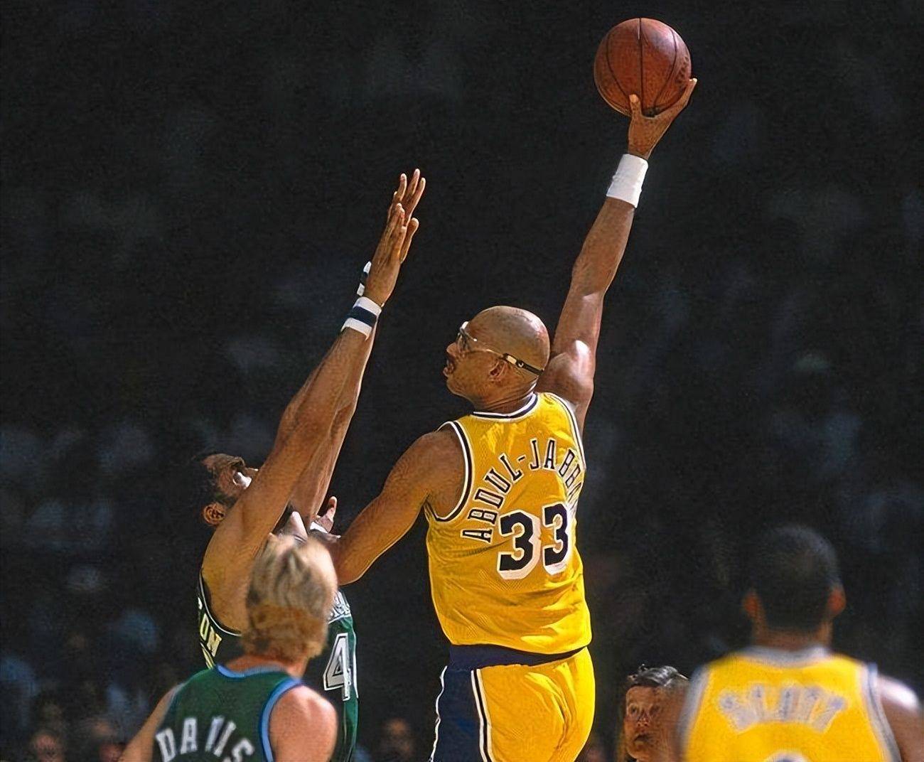 红魔需要三 红魔需要三