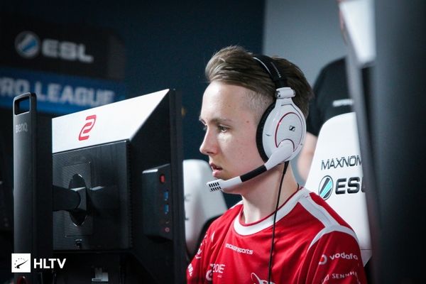 传奇更偏向 传奇更偏向